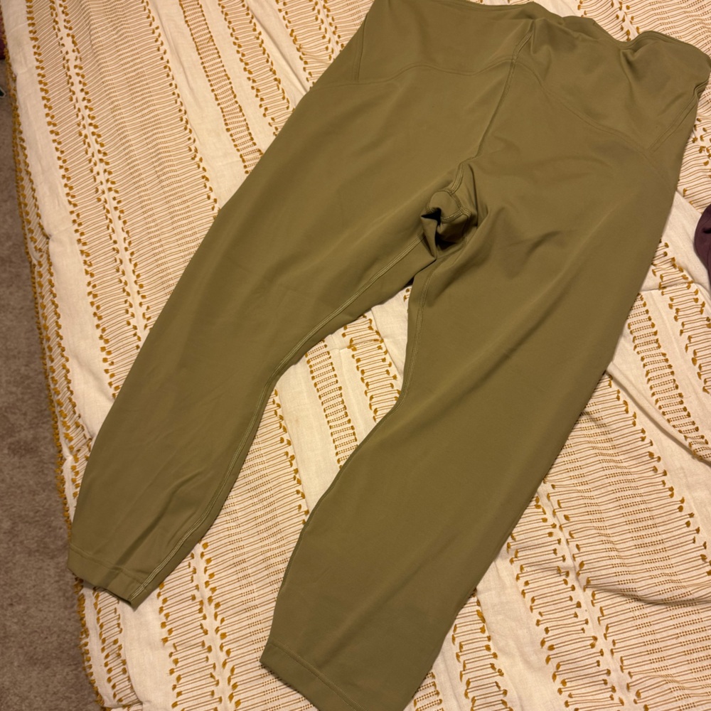 Lululemon Athletica bright olive 🫒 leggings